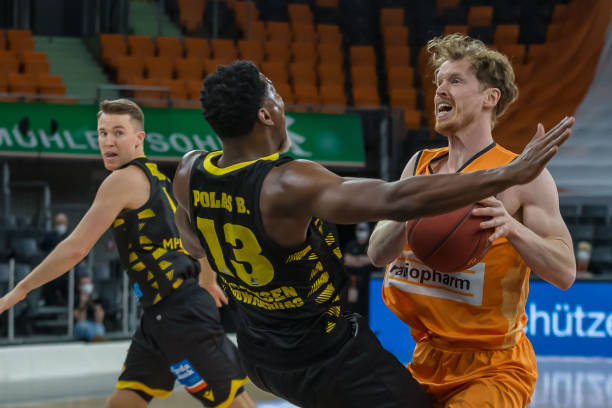 在进攻端 在进攻端