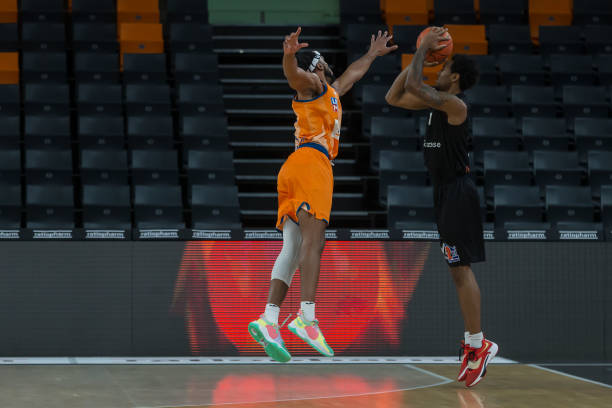 凭借着出色 凭借着出色