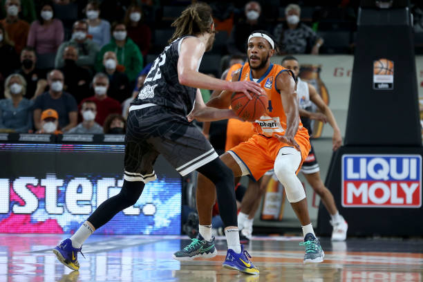 还从中汲取 还从中汲取